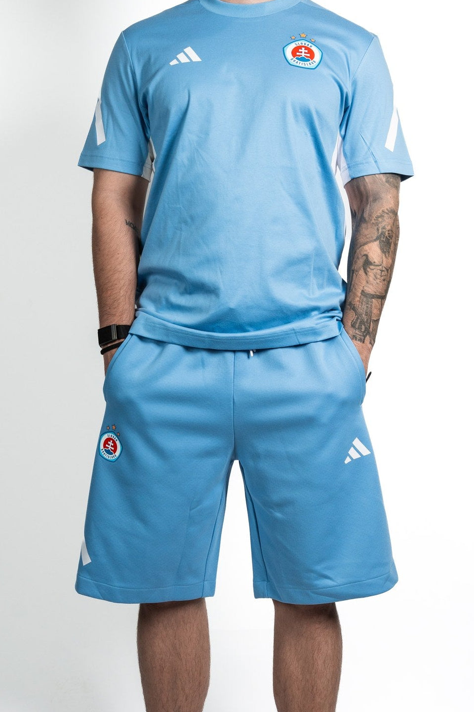 Adidas Herren Z.N.E. hellblaue Shorts