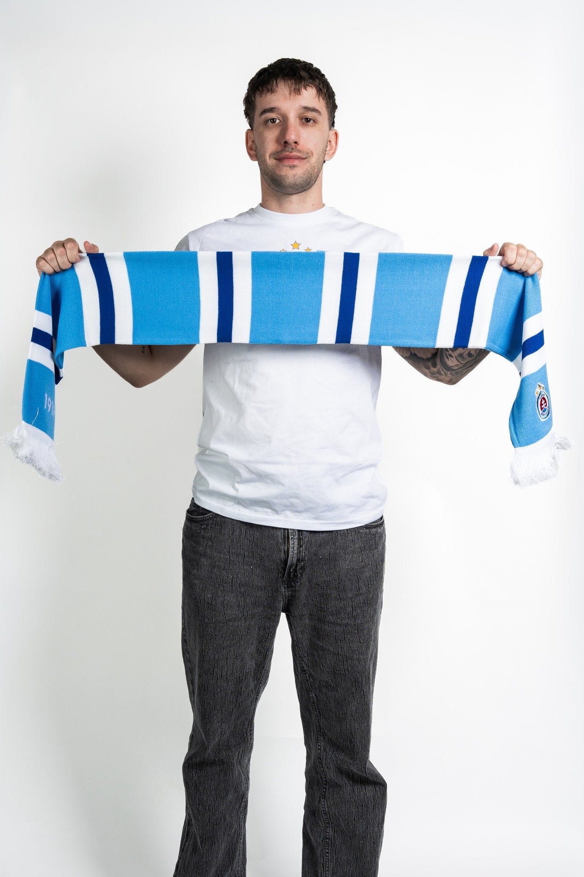 Scarf 1919 with stripe embroidery 26/27