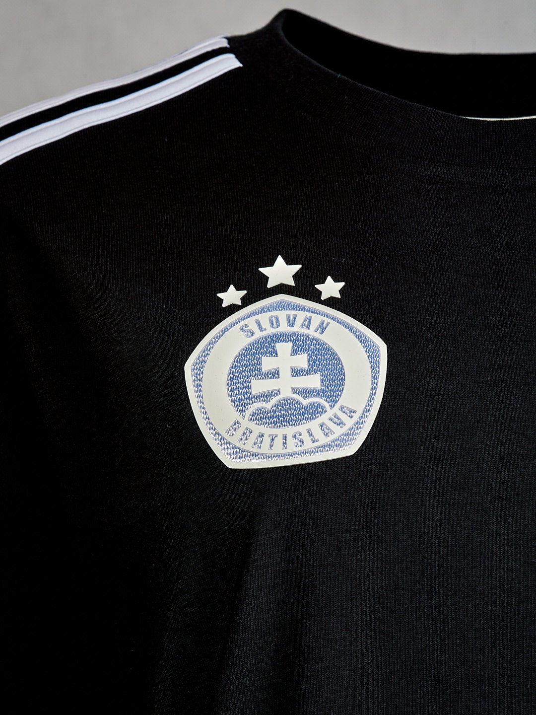 Schwarzes langes T-Shirt / Kleid von adidas mit weißem Logo