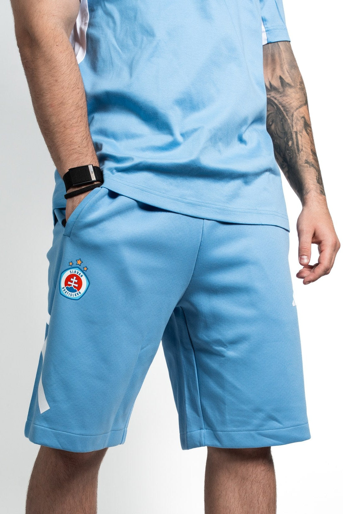 Adidas Herren Z.N.E. hellblaue Shorts